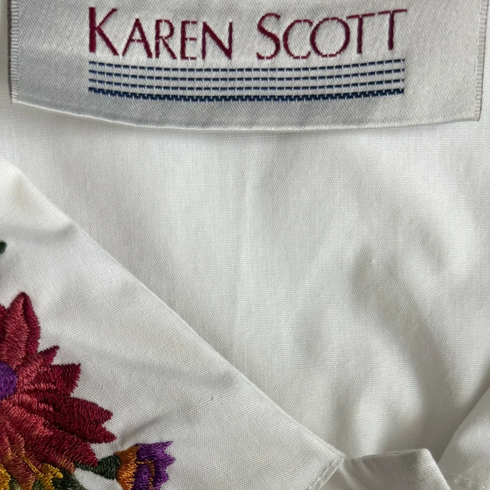 Vintage Victorian Blouse Embroidered Collar Button Front White Rose Red Size 8